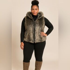Size XL reversible faux fur vest with pockets EUC